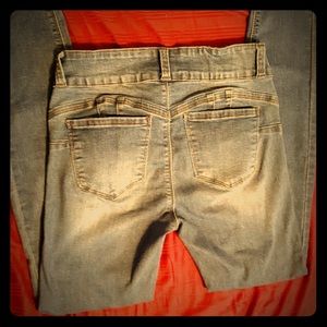 Women’s jeans Size (7,8,9,11)